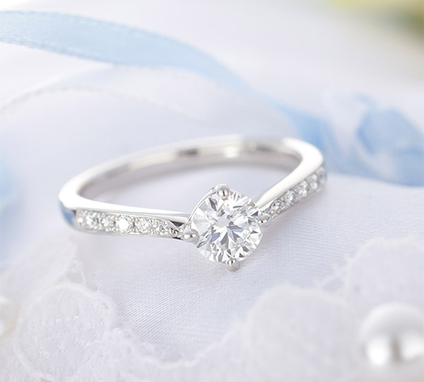 自然光を取り入れた店内